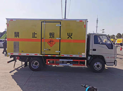 田林爆破器材运输车技术升级与安全合规新趋势